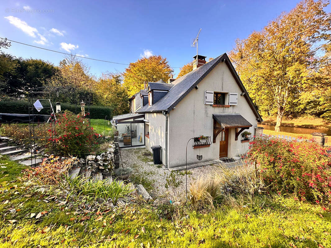 Maison à IVOY-LE-PRE