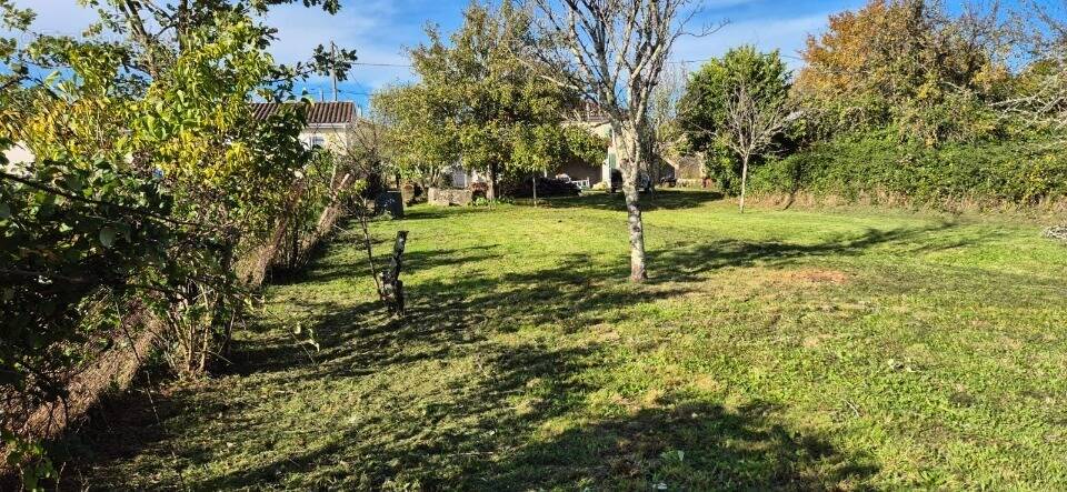 Terrain à BURIE