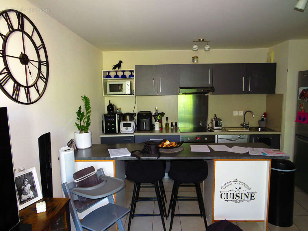 Appartement à COLLONGES