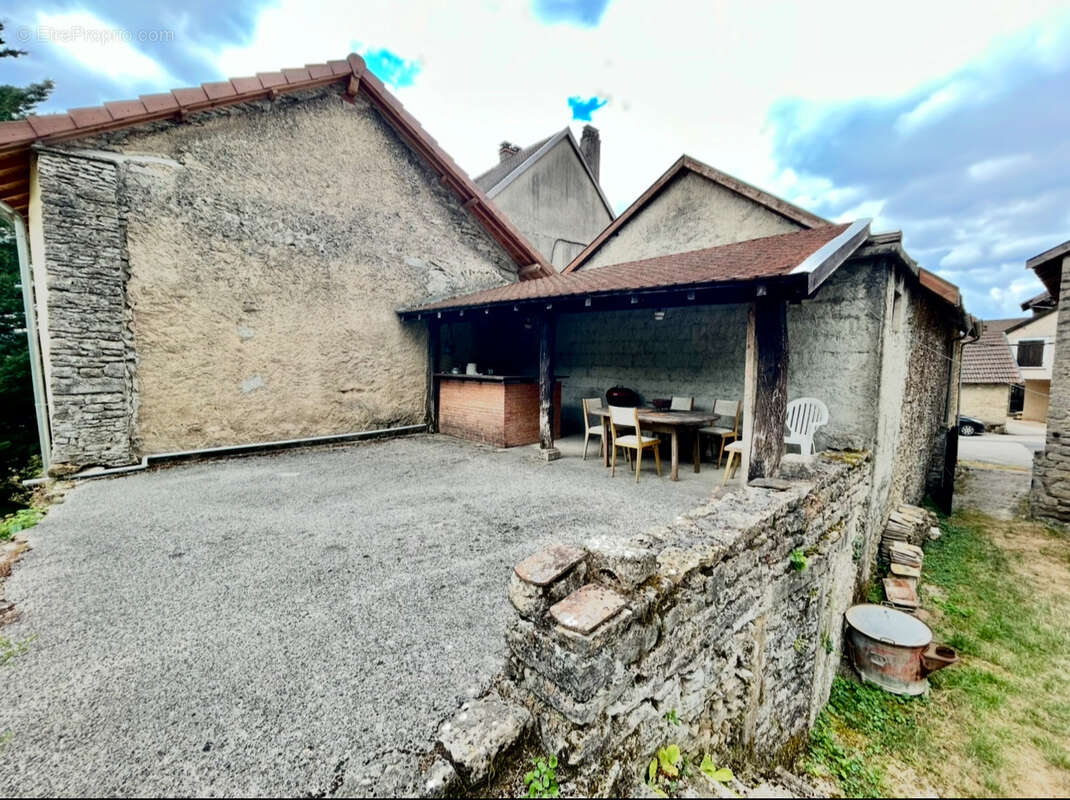 Maison à VILLEBOIS