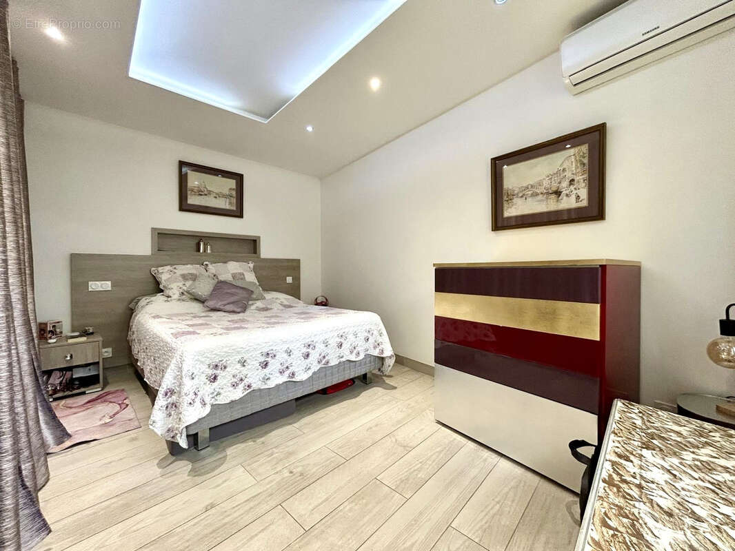 Appartement à ROQUEBRUNE-CAP-MARTIN