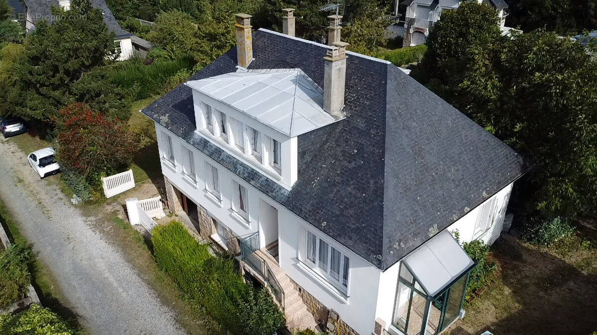 Maison à DONVILLE-LES-BAINS