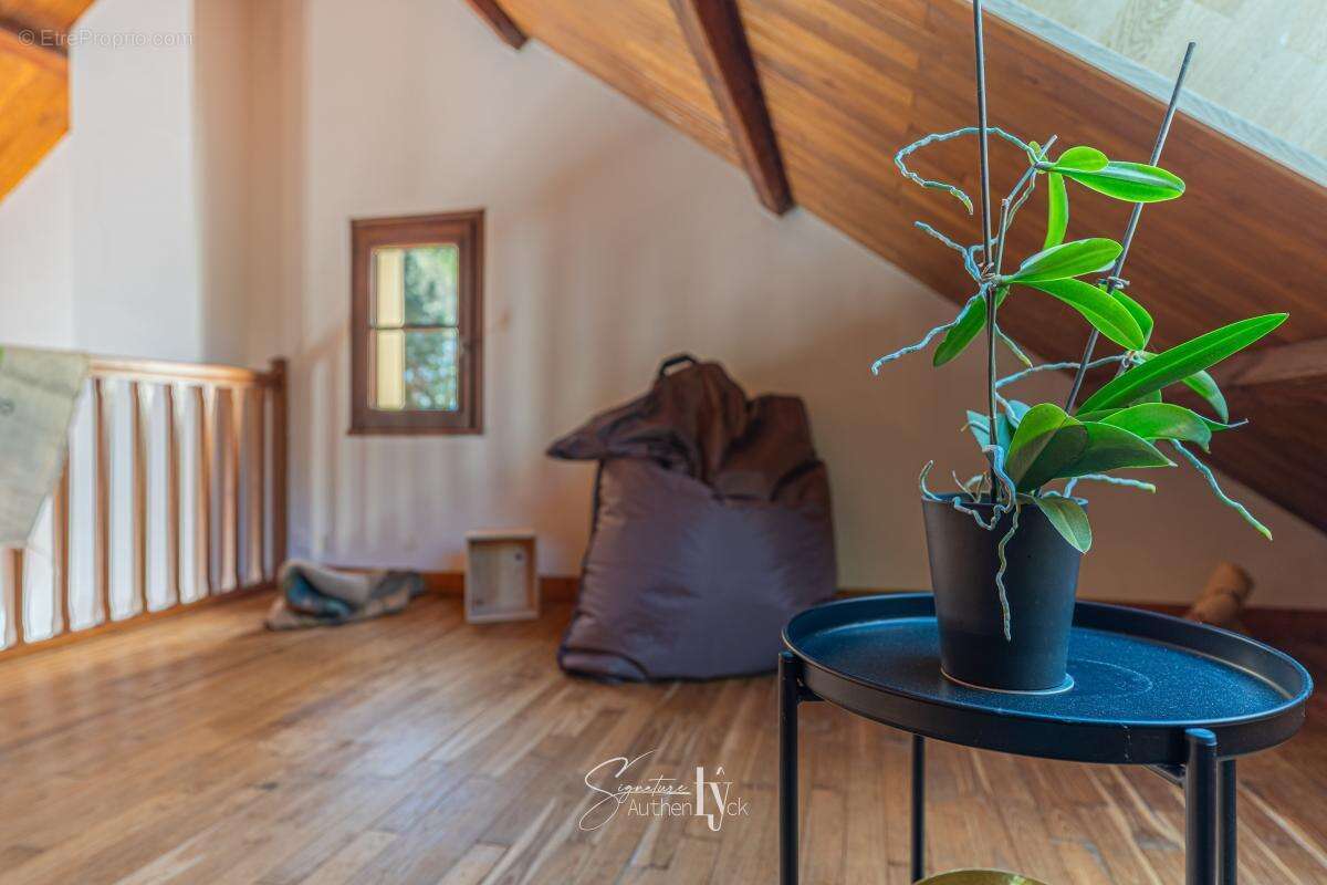 Maison à BONNAC-LA-COTE