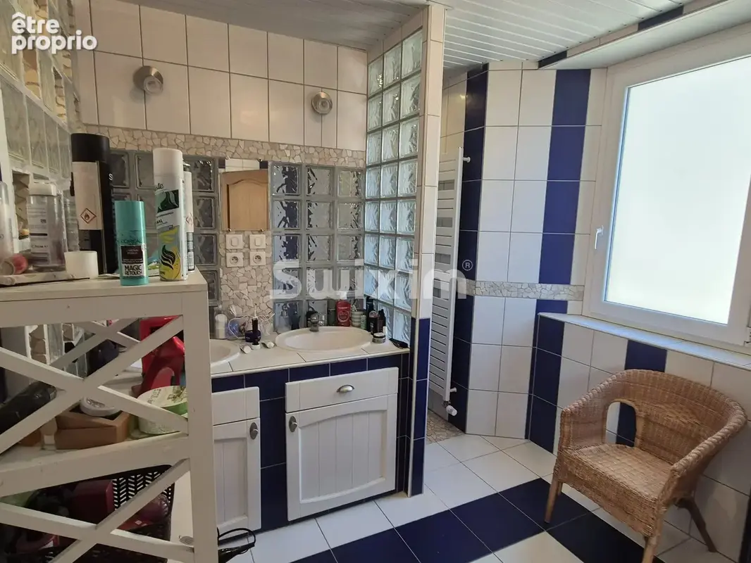 Batisse en pierre entierement renovee - photo 10