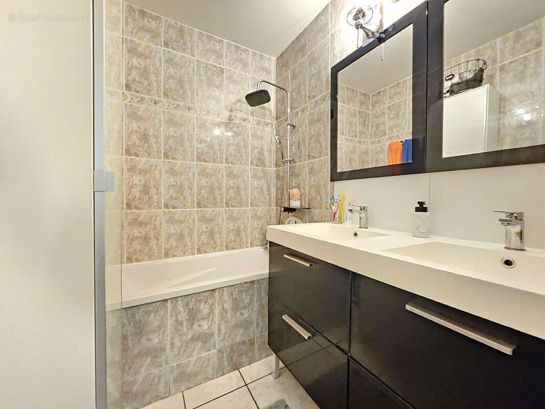 Appartement à RILLIEUX-LA-PAPE