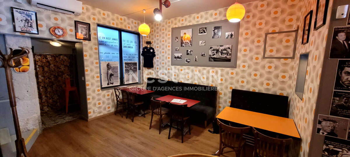Bar à thème bien situé avec terrasse, clientèle régulière - photo 2
