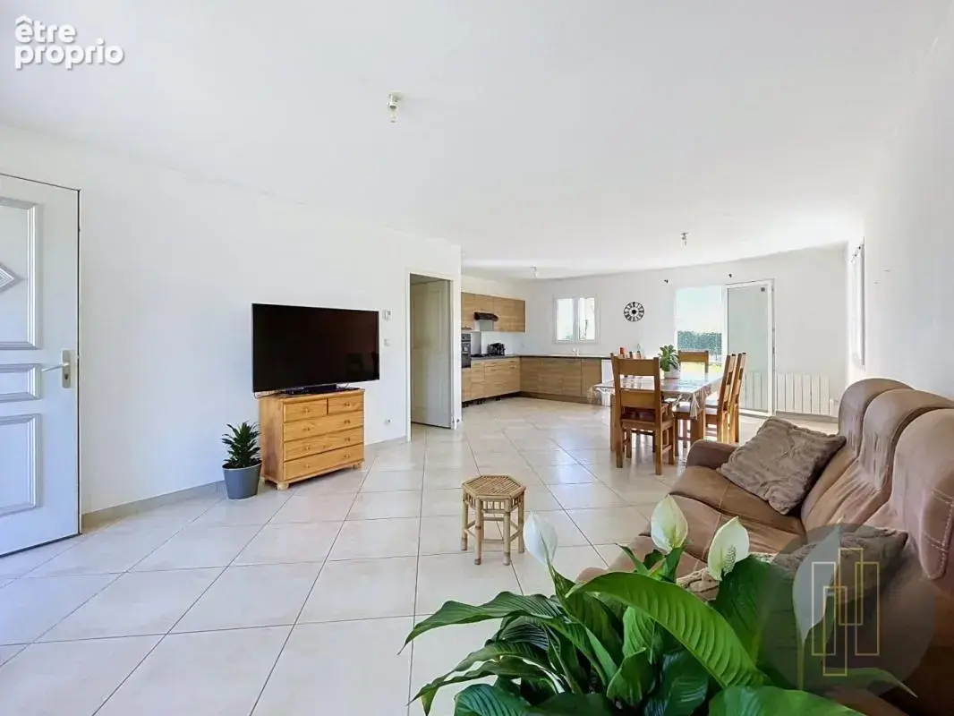 EXCLUSIF - Maison de plain-pied à Arnas – 90,49 m² habitables sur 934 m² de terrain - photo 2