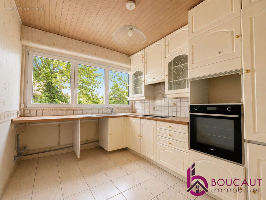 Appartement à LE PLESSIS-ROBINSON