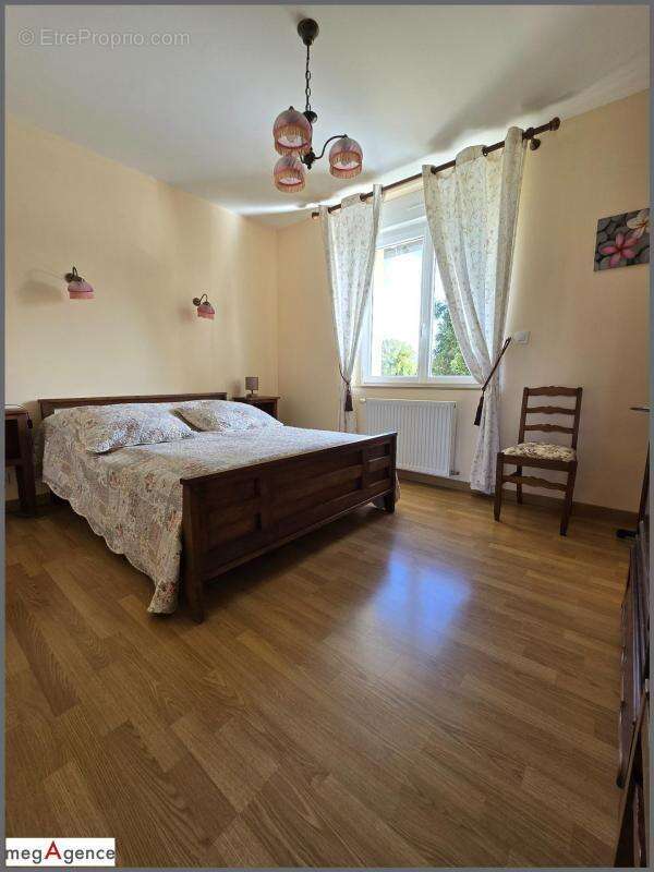 Maison à VILLEDIEU-LES-POELES