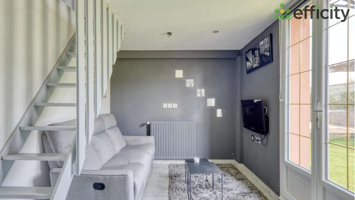 Maison à CHAVANOZ