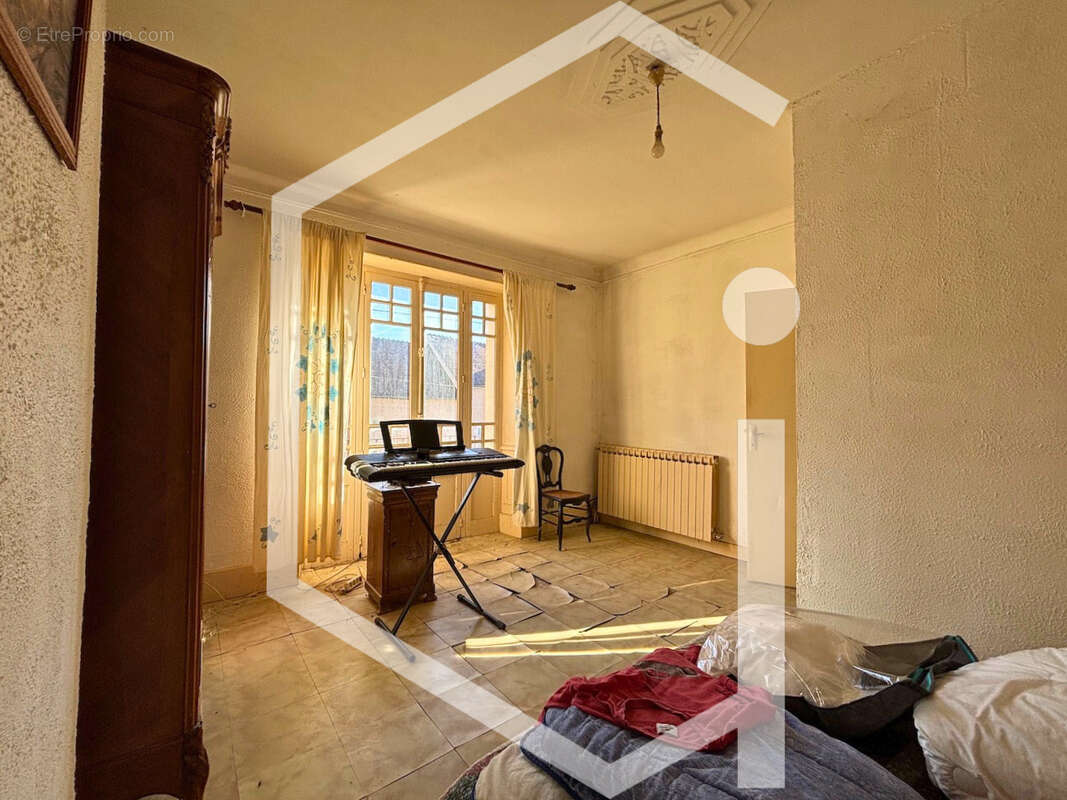 Maison à DONZY