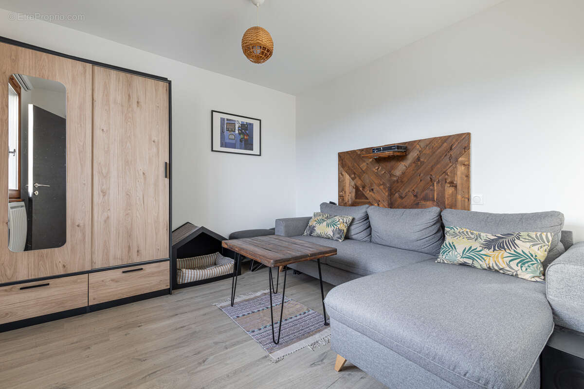 Appartement à POISY