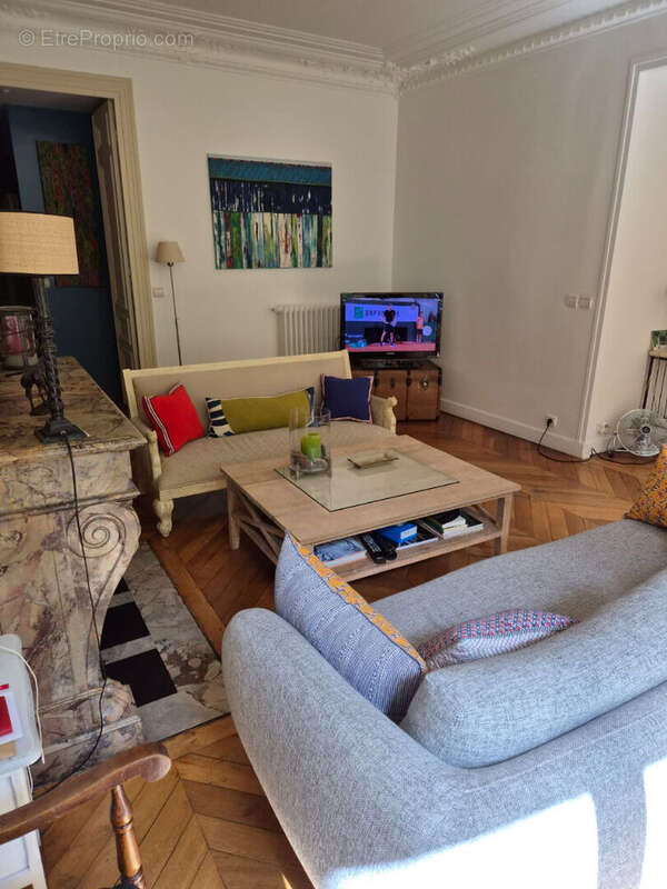 Appartement à PARIS-10E