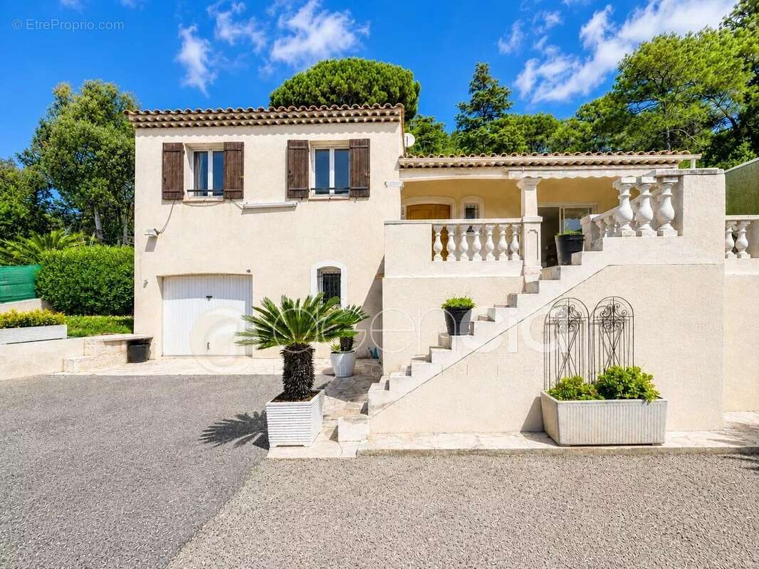 Maison à MANDELIEU-LA-NAPOULE