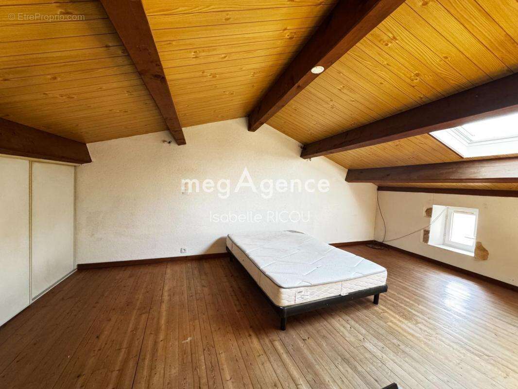 Maison à BOURCEFRANC-LE-CHAPUS