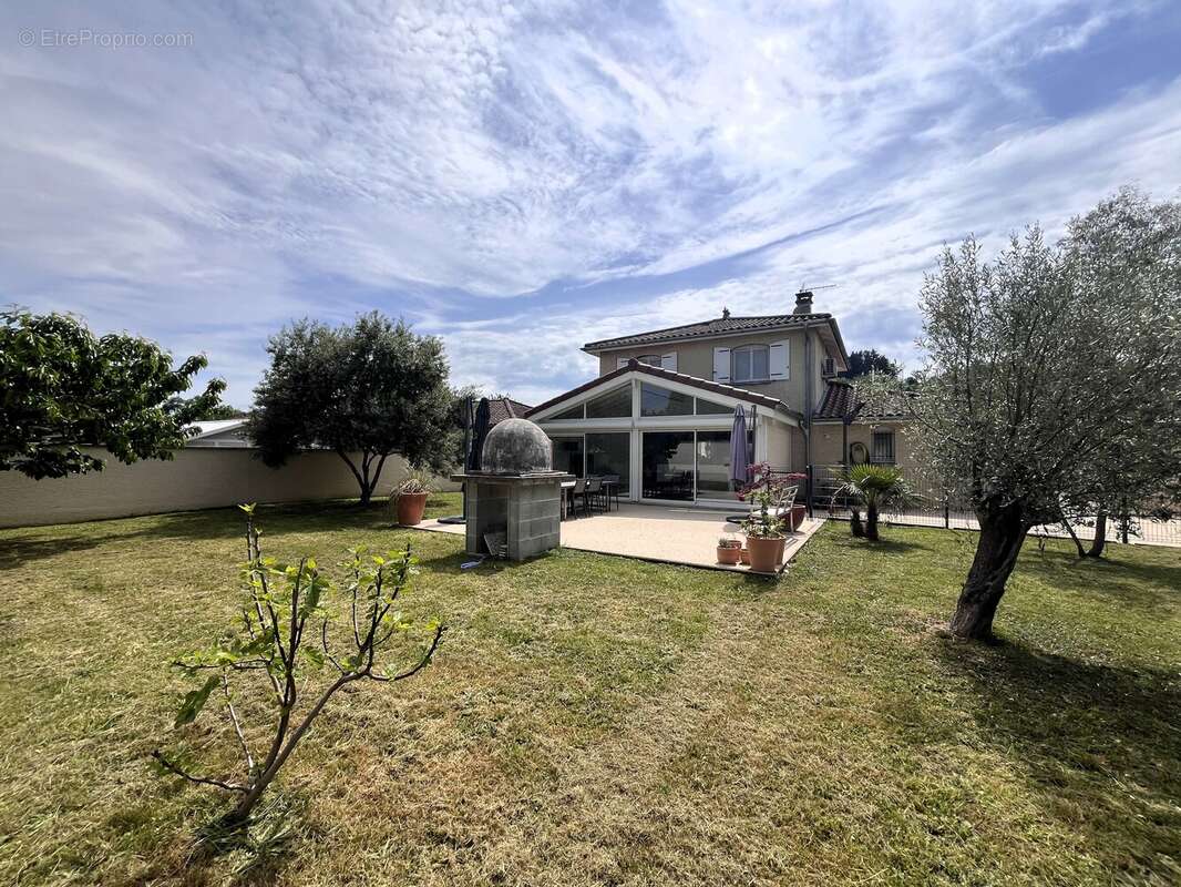 Maison à SAINT-PIERRE-DE-CHANDIEU