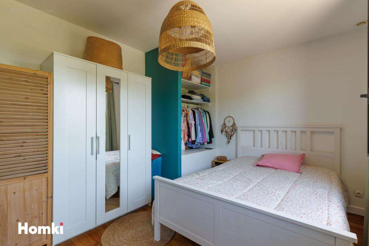 MIONS – Maison familiale de 158 m² avec véranda de 28 m² sur terrain de 777 m² - photo 12