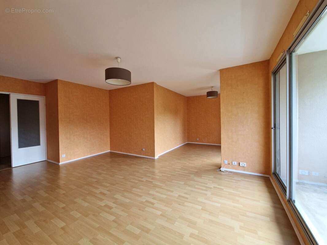 Appartement à SAINT-SEBASTIEN-SUR-LOIRE