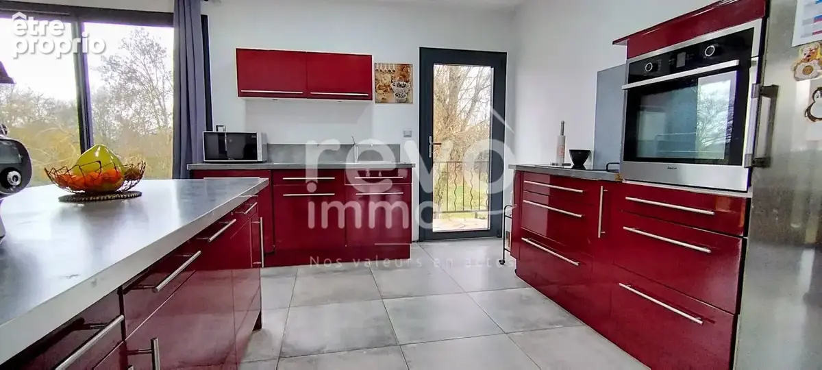 Grande maison familiale avec dépendance sur terrain arboré de 5000 m² - photo 2