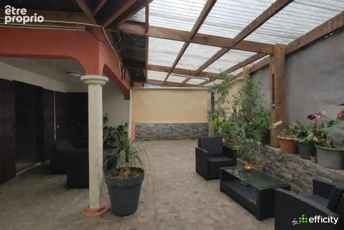 Maison 9 pièces 196 m² à vendre à Saint-Louis (97421) - photo 3