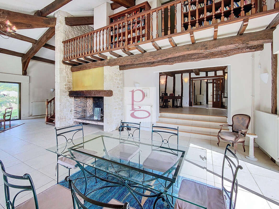 photoa639bc0247a3eac3f7be1a06d60469a3 - Maison à CASTERA-VERDUZAN