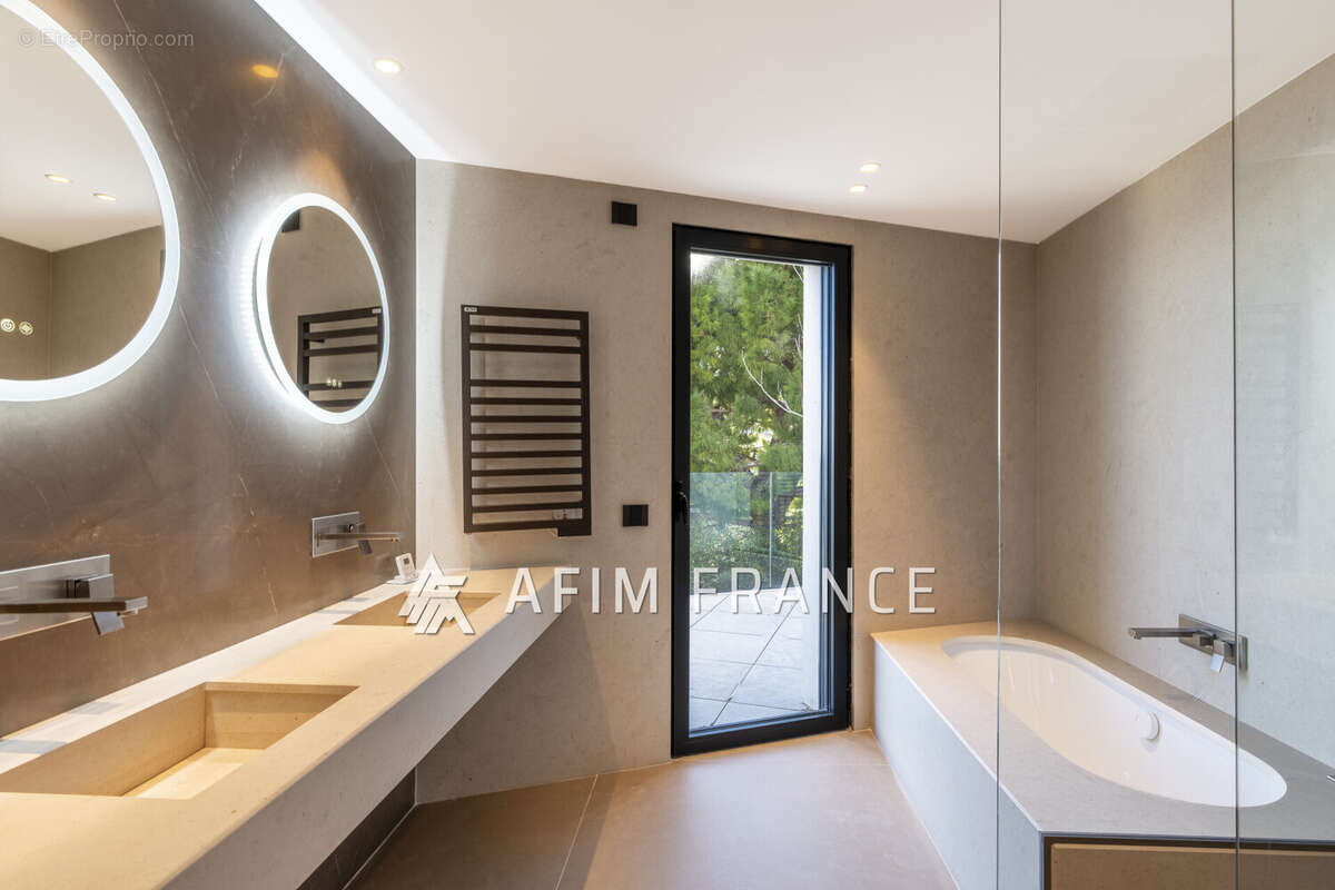 Appartement à CAP-D'AIL