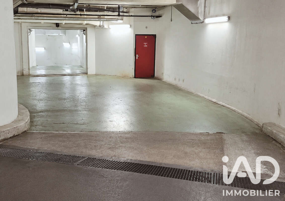 Photo 2 - Parking à PARIS-19E
