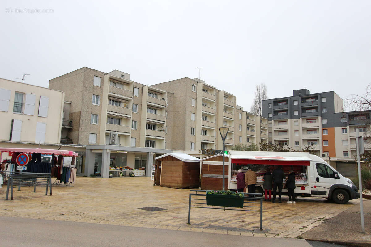 Appartement à VARENNES-VAUZELLES