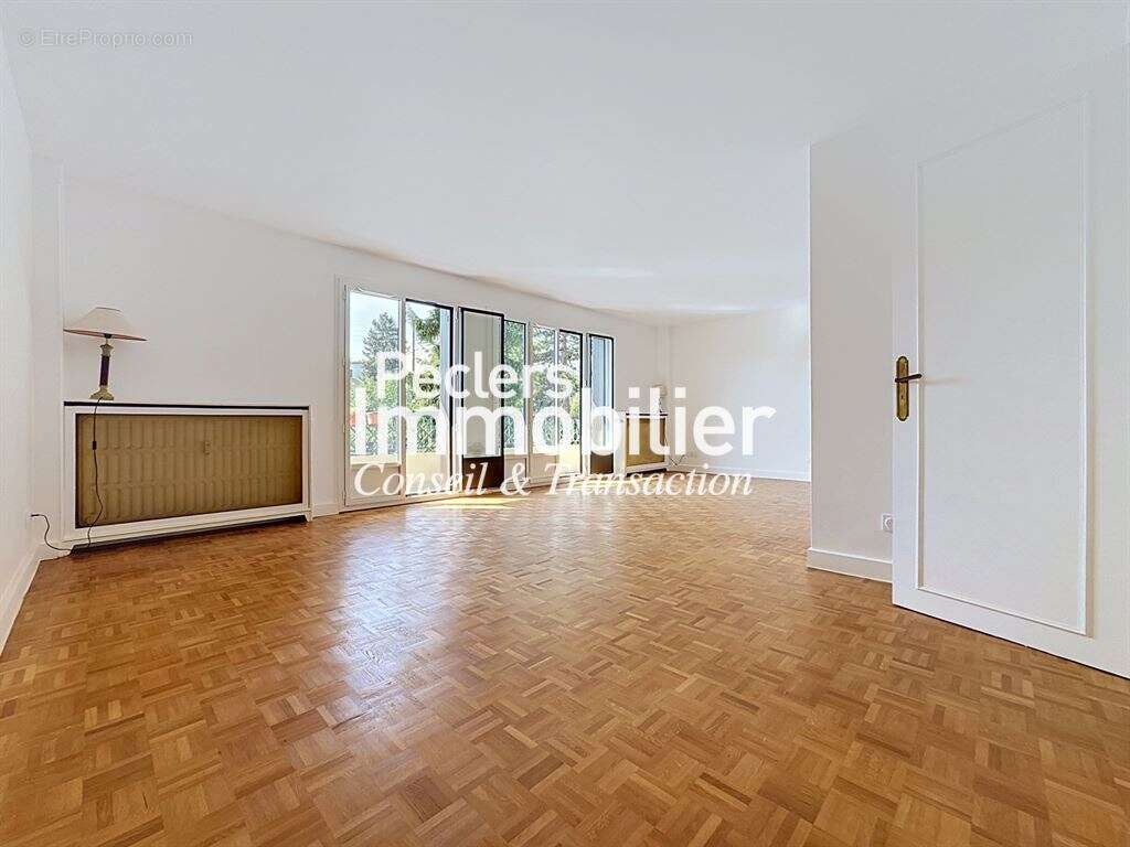 Appartement familial - 5 pieces - quartier Richelieu Châtaigneraie, proche centre ville - photo 2