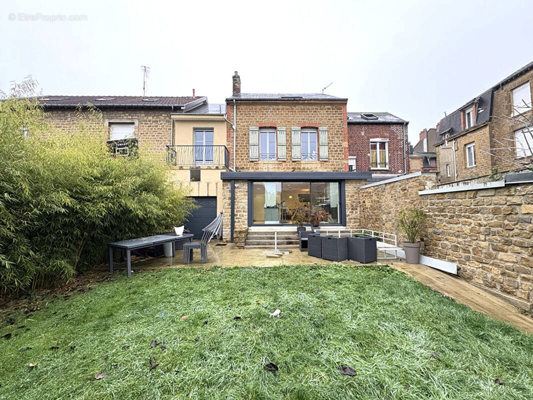 Maison à CHARLEVILLE-MEZIERES