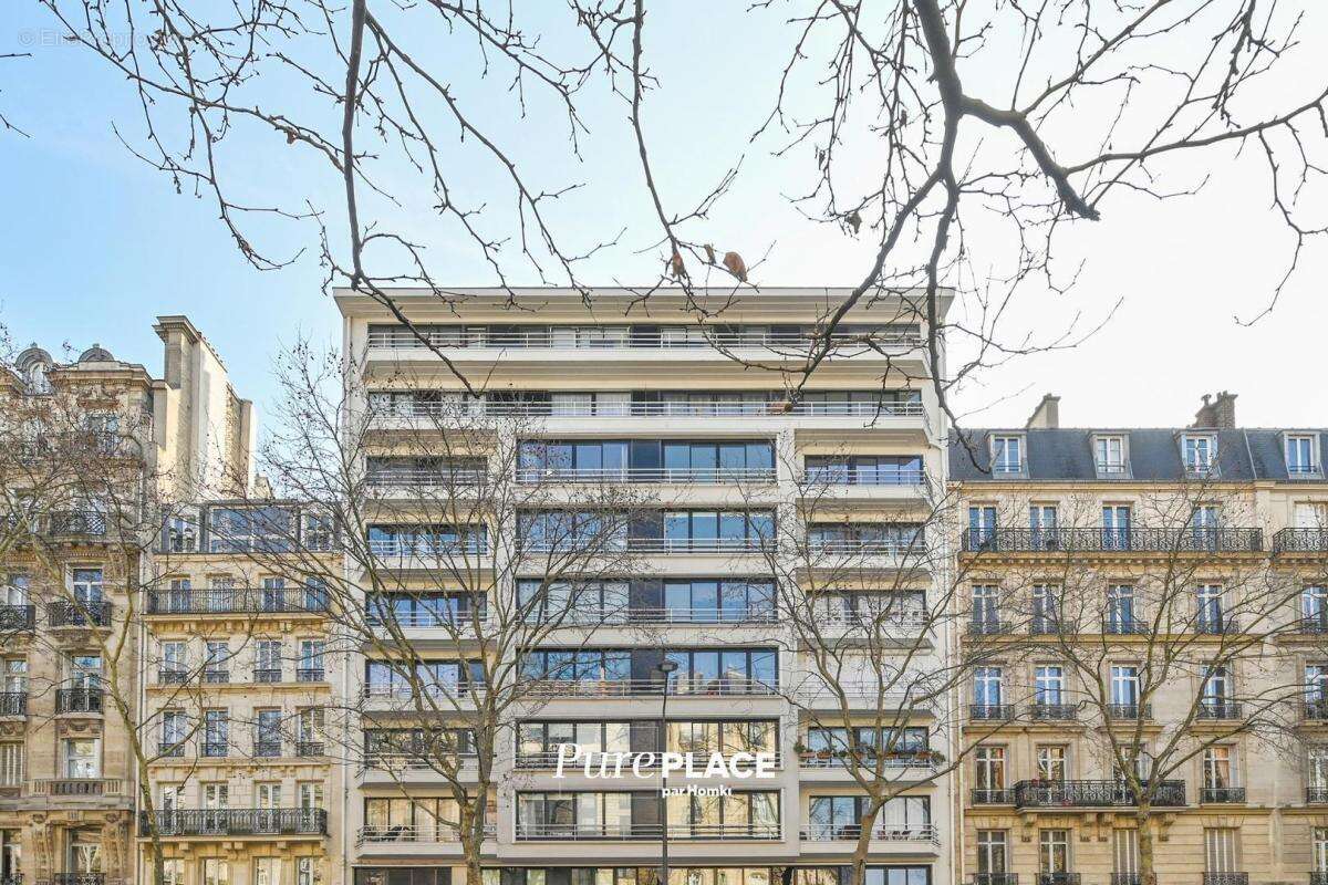 Appartement à PARIS-8E