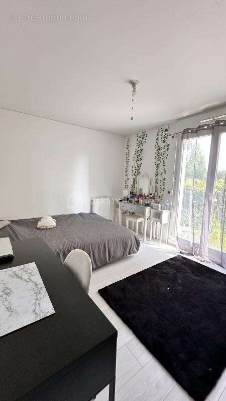 Appartement à HARDRICOURT