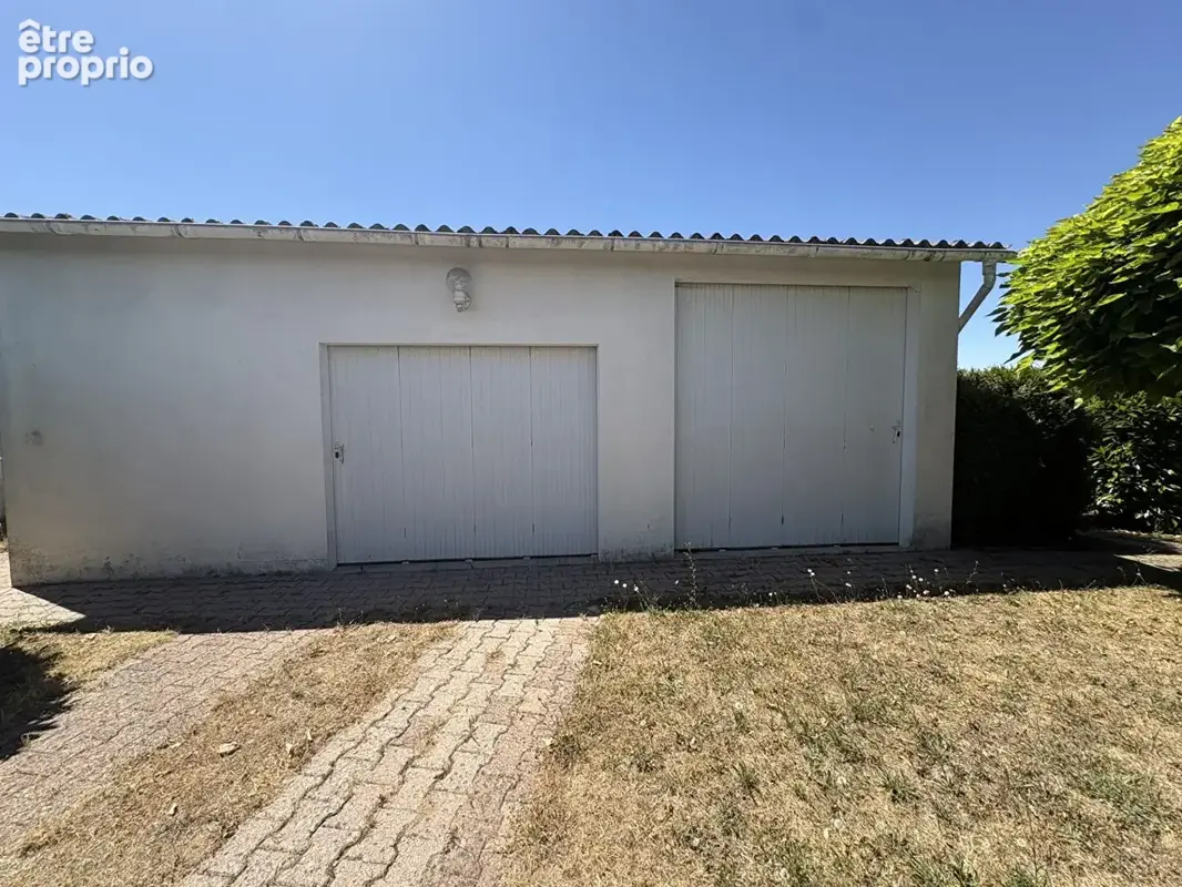 Maison à rénover avec dépendance aménagée sur plus de 1 000 m² de terrain - photo 13