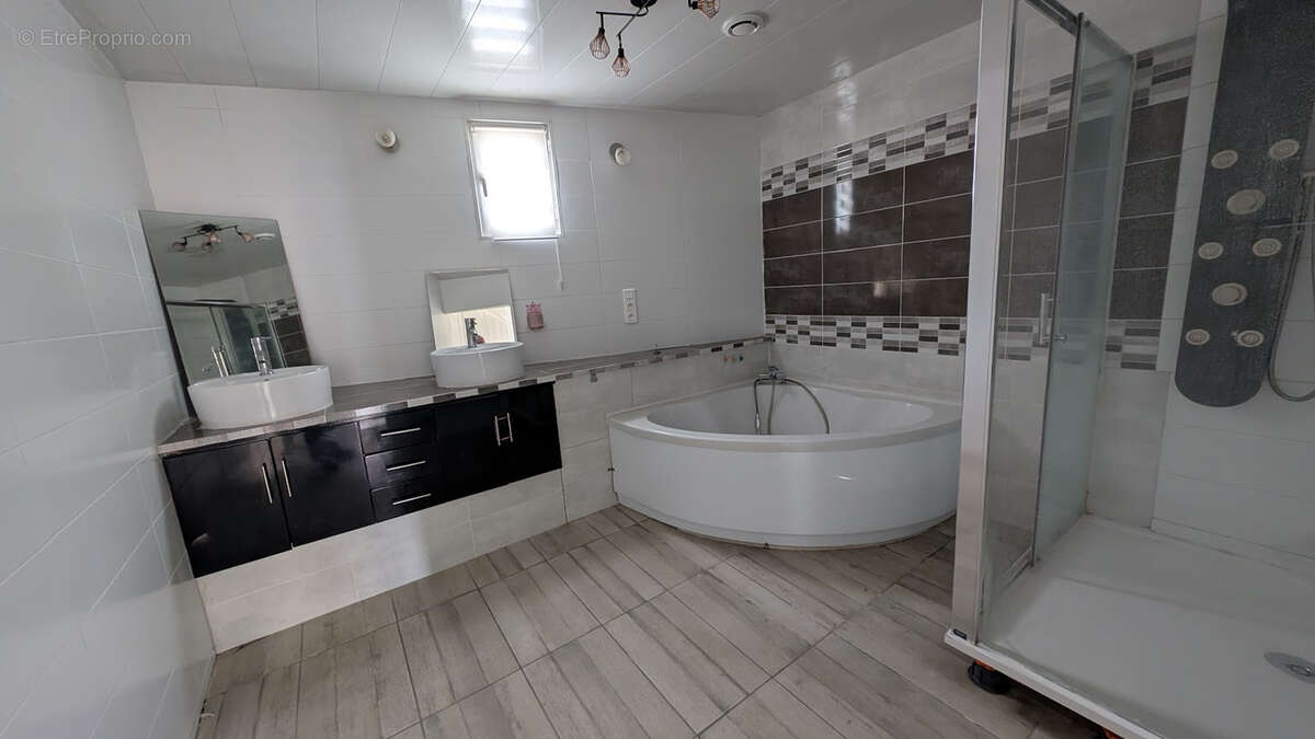 Maison à SAINT-GIRONS-D&#039;AIGUEVIVES