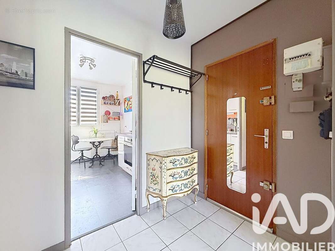 Photo 6 - Appartement à LE PLESSIS-TREVISE