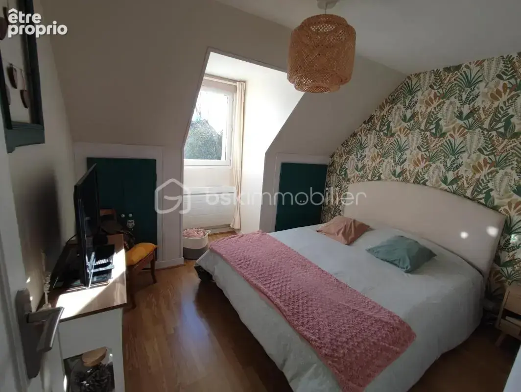 Pavillon sur sous-sol de 184 m² avec jardin et dépendance - photo 4
