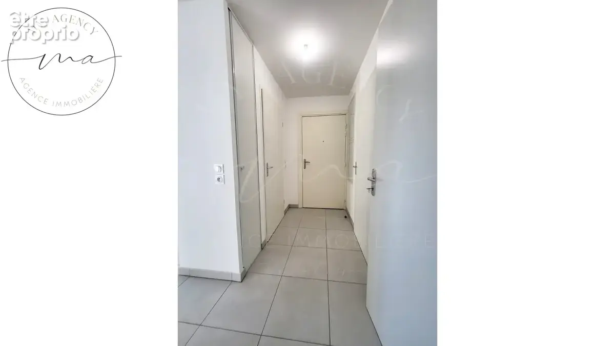 Bel appartement T2 récent centre de sète avec parking privé - photo 9