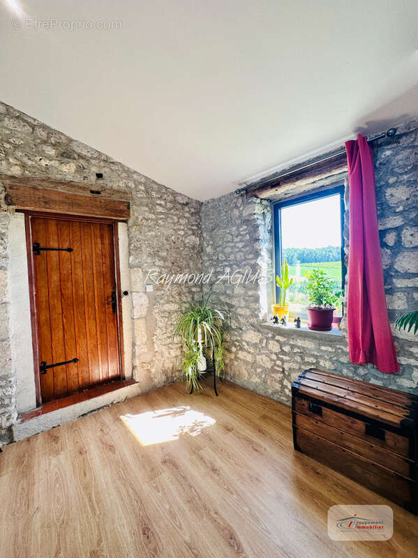 Charmante maison traditionnelle en pierre avec annexe indépendante et piscine de 15 x 6 m - photo 14