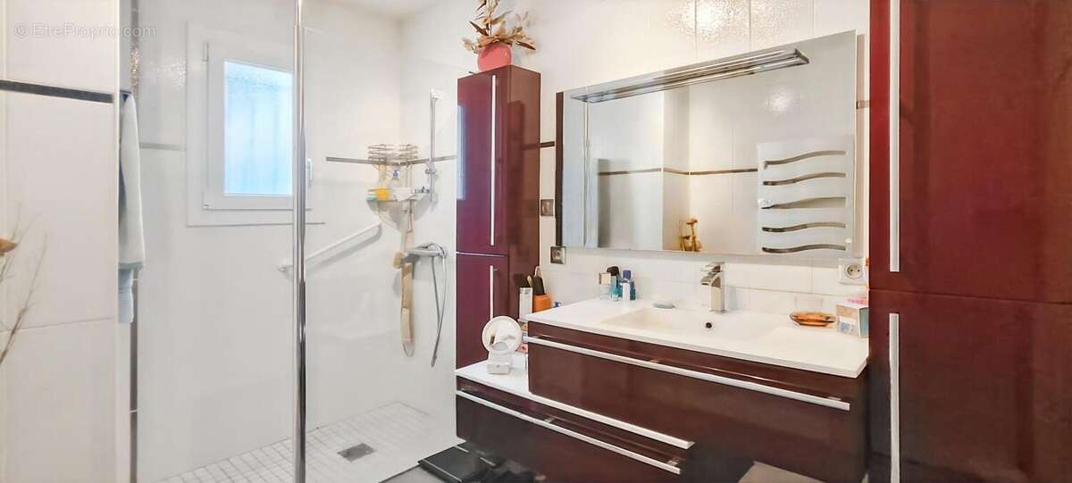 Maison à SAINT-PRYVE-SAINT-MESMIN