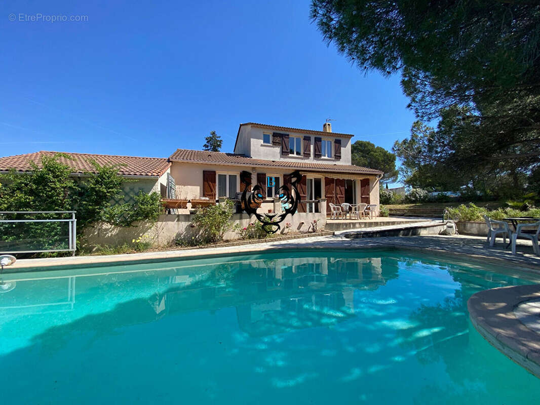 Maison à ROQUEBRUNE-SUR-ARGENS