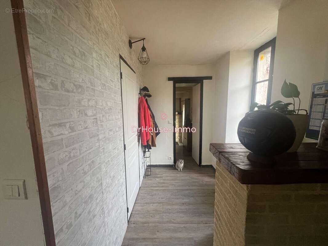 Maison 140 m² à Sainte-Radegonde  - photo 7