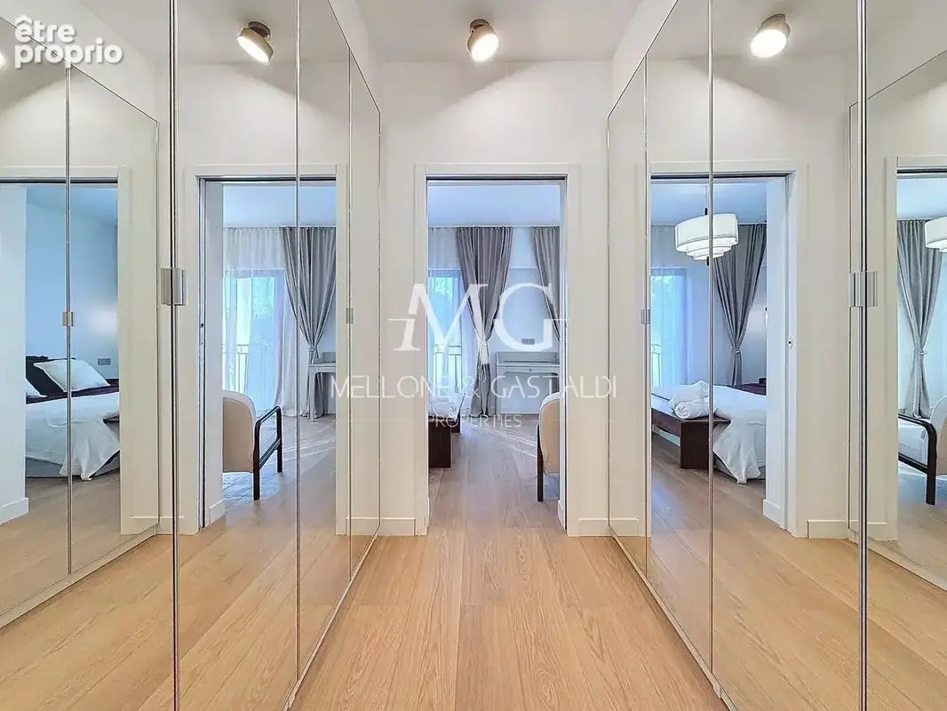 Villa contemporaine – Le Cannet – 200 m² – 5 chambres – Piscine - photo 17
