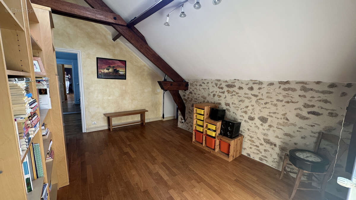 Maison à MAROLLES-EN-HUREPOIX