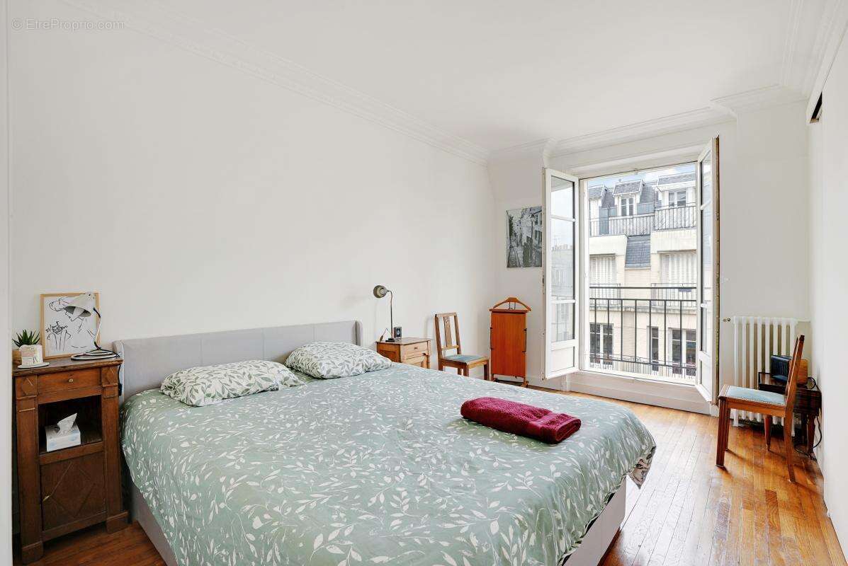 Appartement à PARIS-9E