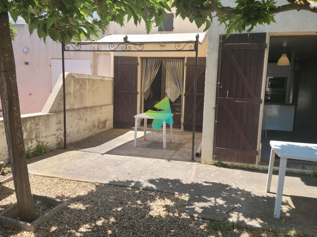 Maison à FLEURY