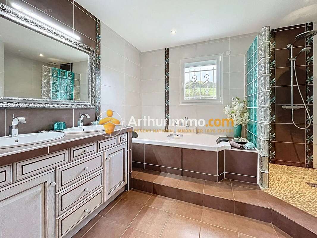 Maison à BOURGOIN-JALLIEU