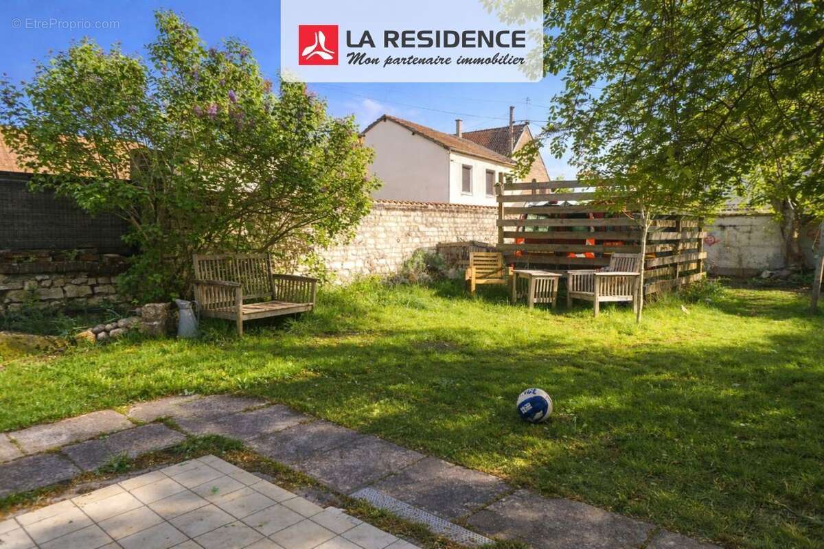 Maison à SAINT-ETIENNE-DU-ROUVRAY