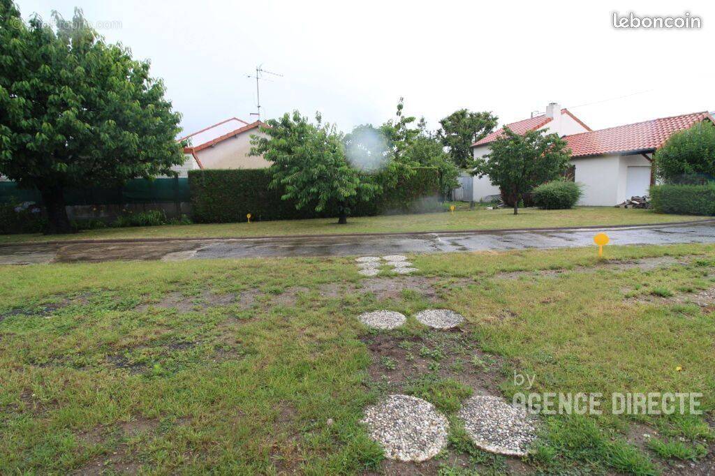 Terrain à BOUGUENAIS