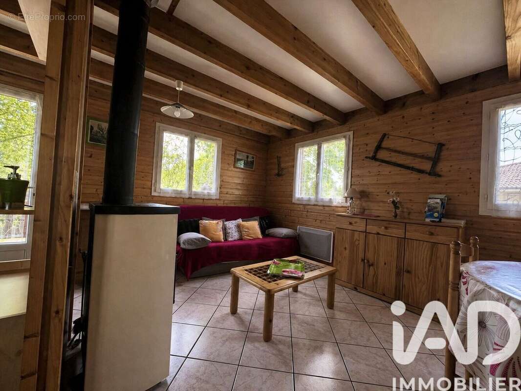 Maison 53 m² à Chapdes-Beaufort  - photo 6
