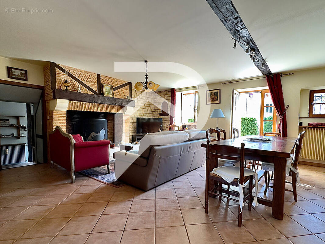 Maison à ISSAC